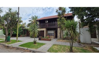 Se vende Chalet de 6 amb más lote lindero con quincho