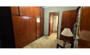 Se vende Chalet de 6 amb más lote lindero con quincho