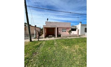 Se vende Casa en Maria Grande sobre Av. Argentina