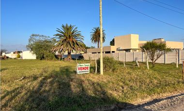 Se vende lote en Maria Grande sobre calle Paraná