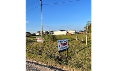 Se vende lote en Maria Grande sobre calle Paraná