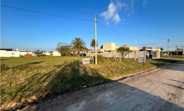 Se vende lote en Maria Grande sobre calle Paraná