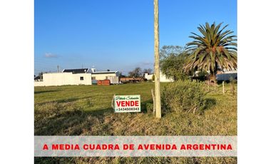 Se vende lote en Maria Grande sobre calle Paraná