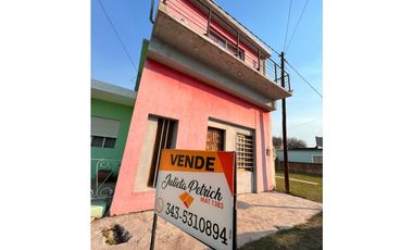 Casa de 2 pisos en Viale