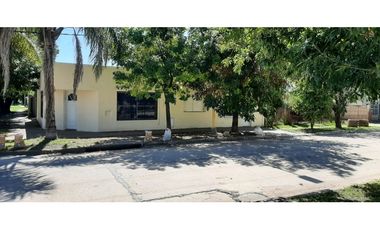 SE VENDE CASA CON LOCAL EN MARIA GRANDE