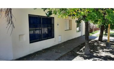 SE VENDE CASA CON LOCAL EN MARIA GRANDE