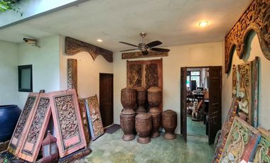 House And Separate Showroom On A Main Road In A Tourist Area