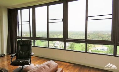 Spacious 3 Bedroom Condo With Mountain and Golf Course Views!