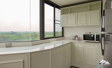 Spacious 3 Bedroom Condo With Mountain and Golf Course Views!