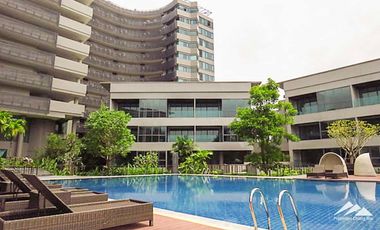Spacious 3 Bedroom Condo With Mountain and Golf Course Views!