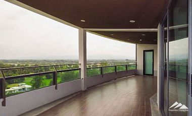 Spacious 3 Bedroom Condo With Mountain and Golf Course Views!