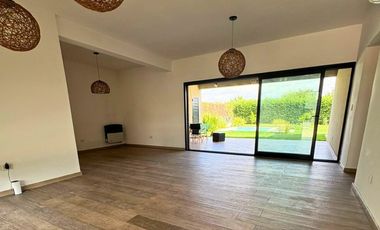 Alquiler Canning Barrio Cerrado Hermosa Casa de 3 dormitorios Garleria y Pileta