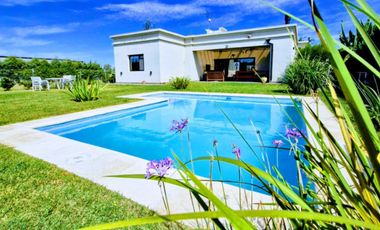 Alquiler Canning Barrio Cerrado Hermosa Casa de 3 dormitorios Garleria y Pileta