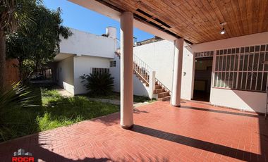 Casa en venta c/ cochera en Cuyaya