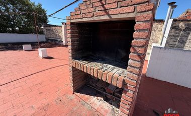 Casa en venta c/ cochera en Cuyaya