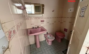 Casa en venta c/ cochera en Cuyaya