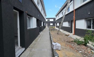 Departamento Tipo Casa en alquiler en Lanus Oeste