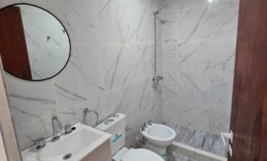 Departamento Tipo Casa en alquiler en Lanus Oeste