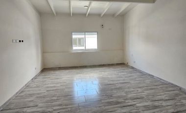 Departamento Tipo Casa en alquiler en Lanus Oeste