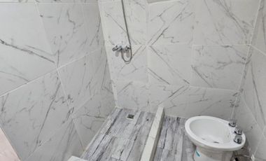 Departamento Tipo Casa en alquiler en Lanus Oeste