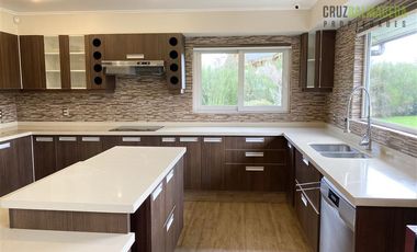 Casa en Arriendo en Parque Stocker km 2.5 camino a Ensenada, costado Santa Otilia