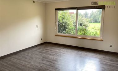 Casa en Arriendo en Parque Stocker km 2.5 camino a Ensenada, costado Santa Otilia