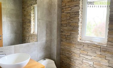 Casa en Arriendo en Parque Stocker km 2.5 camino a Ensenada, costado Santa Otilia