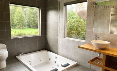 Casa en Arriendo en Parque Stocker km 2.5 camino a Ensenada, costado Santa Otilia