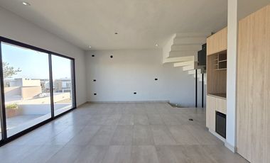 Casa en Venta Punta Tiburon / de 3 niveles