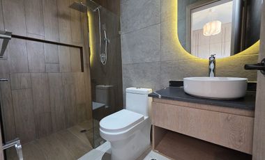 Casa en Venta Punta Tiburon / de 3 niveles