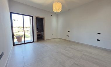 Casa en Venta Punta Tiburon / de 3 niveles