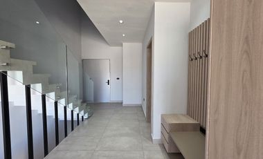 Casa en Venta Punta Tiburon / de 3 niveles