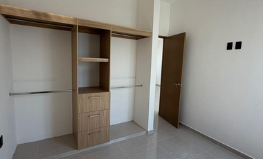 CASA EN VENTA, 1 PLANTA, 2 RECÁMARAS, 2 BAÑOS, COCHERA PARA 1 AUTO
