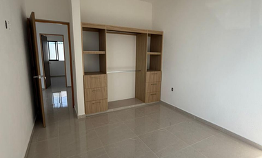 CASA EN VENTA, 1 PLANTA, 2 RECÁMARAS, 2 BAÑOS, COCHERA PARA 1 AUTO