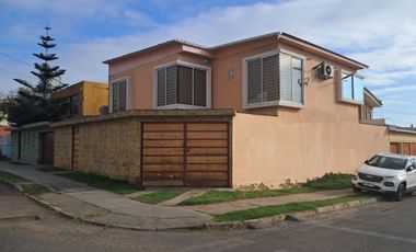 VENTA AMPLIA CASA CON EXCELENTE PLUSVALÍA