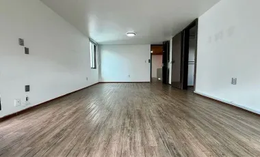 Casa en venta en Lomas de Tecamachalco, Naucalpan de Juárez, México