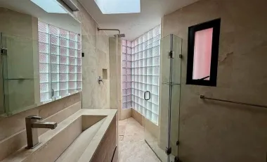 Casa en venta en Lomas de Tecamachalco, Naucalpan de Juárez, México