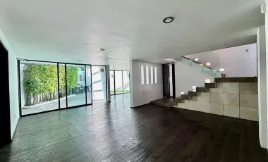 Casa en venta en Lomas de Tecamachalco, Naucalpan de Juárez, México