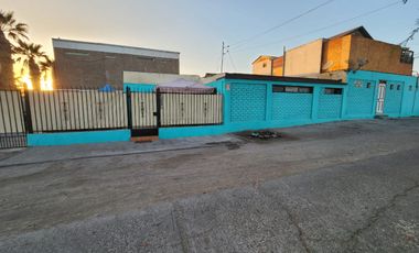 CASA  ESQUINA EN VENTA, EXCLUSIVO SECTOR PUNTILLA SAUCACHE