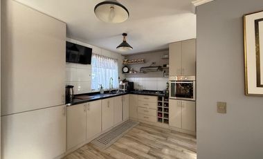 PRECIOSA CASA EN VENTA EN VIÑA DEL MAR ALTO