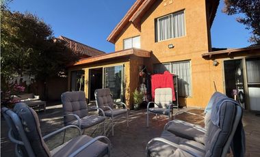 PRECIOSA CASA EN VENTA EN VIÑA DEL MAR ALTO