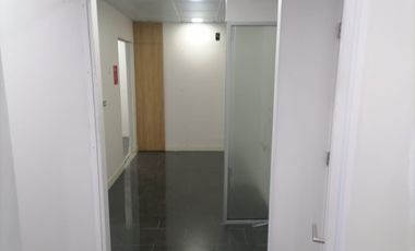 LOCAL COMERCIAL EDIFICIO MEDICO ALCANTARA 70 MT2
