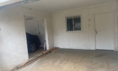 Casa en arriendo c/ estacionamiento en Higuerillas