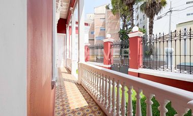 Casa histórica remodelada en venta Chorrillos 4 frentes