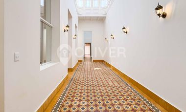 Casa histórica remodelada en venta Chorrillos 4 frentes