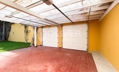 Casa histórica remodelada en venta Chorrillos 4 frentes