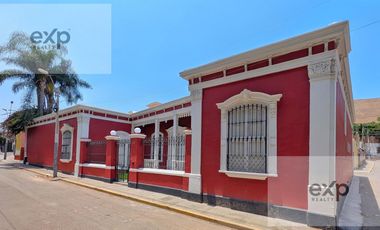 Casa histórica remodelada en venta Chorrillos 4 frentes