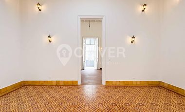 Casa histórica remodelada en venta Chorrillos 4 frentes