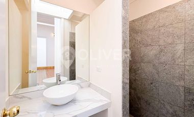 Casa histórica remodelada en venta Chorrillos 4 frentes