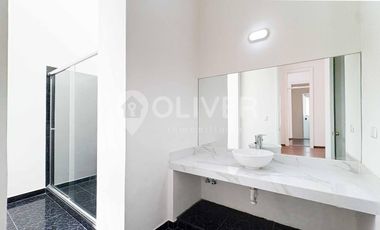 Casa histórica remodelada en venta Chorrillos 4 frentes